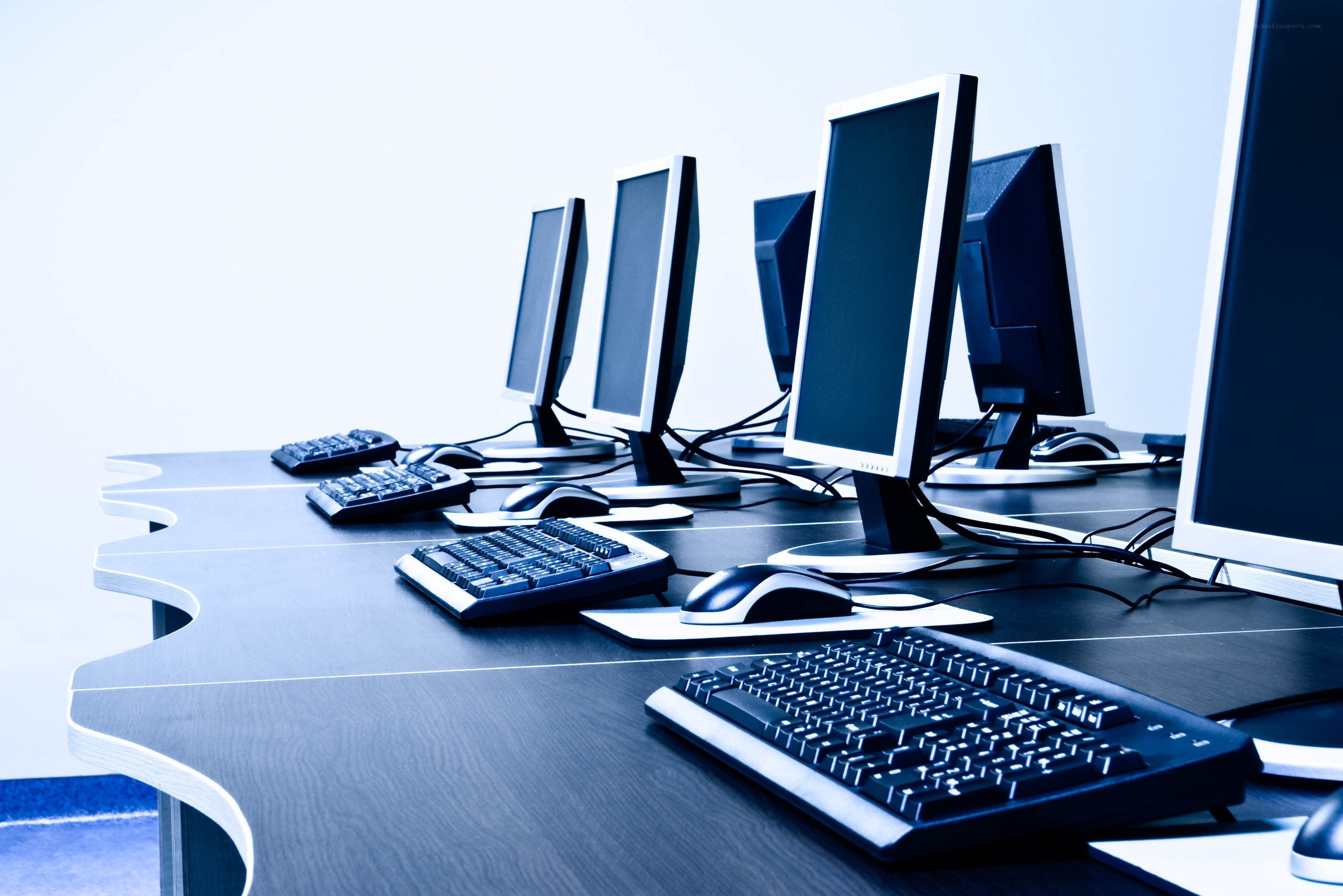 computer lab workstations