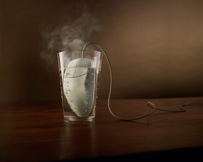 Computer Mouse in Water — Brown, Dramatic