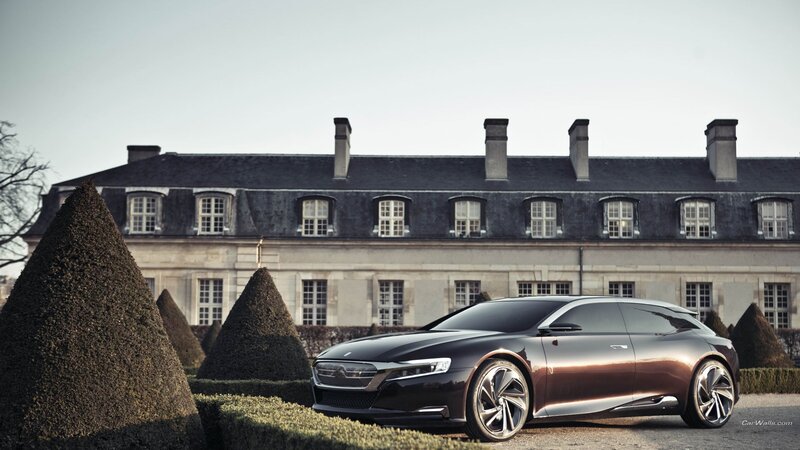 Concept car in front of chateau