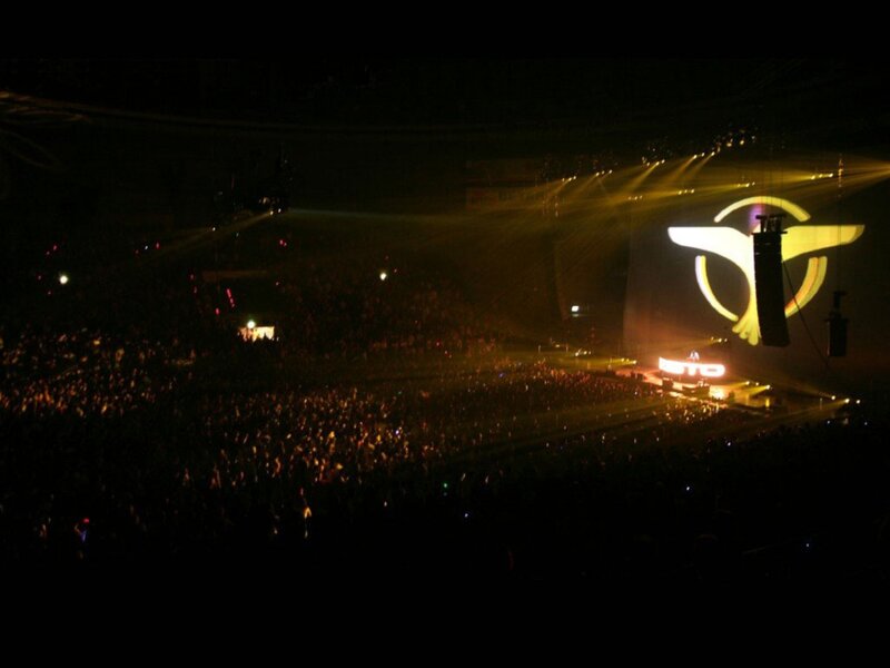 concert crowd at night
