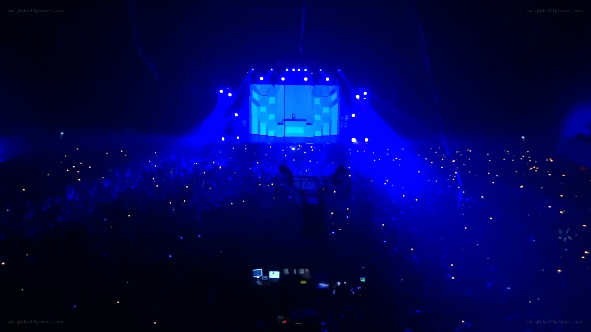 concert with blue lights