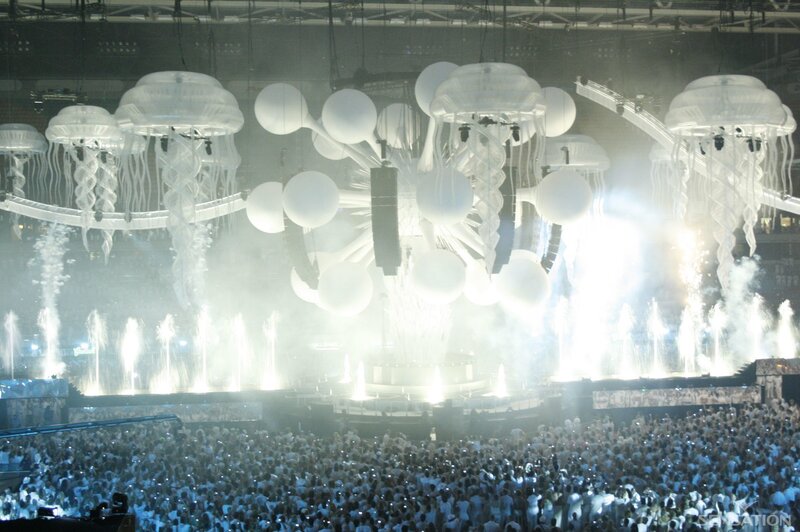 Concert with jellyfish decorations