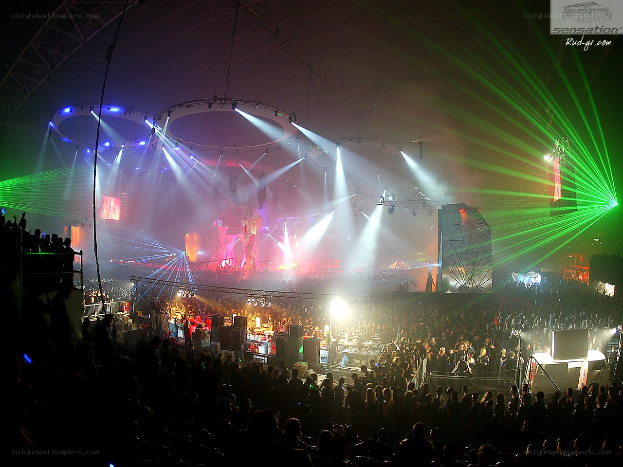 Concert with laser lights