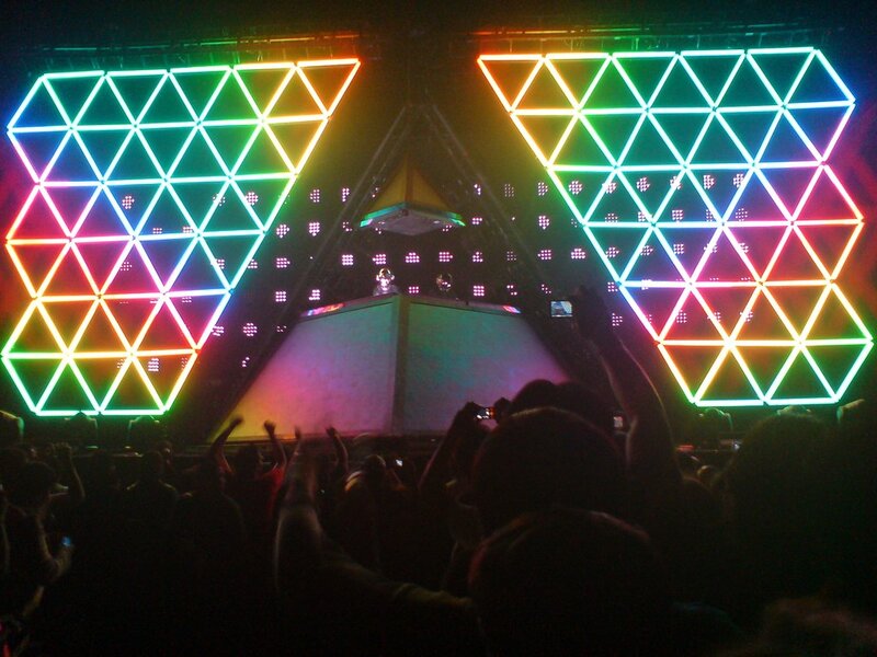 concert with neon lights
