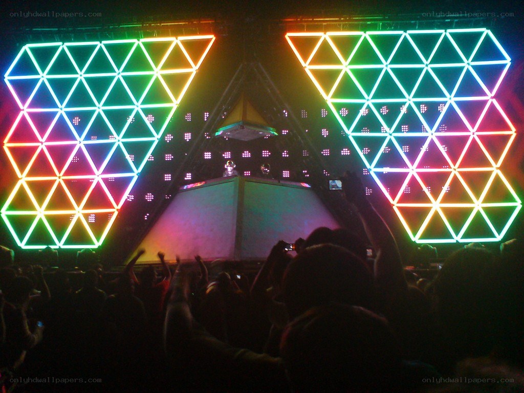 concert with neon lights