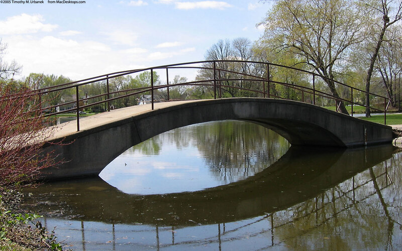 Concrete arch bridge over canal