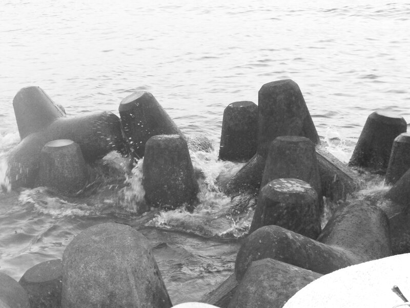 Concrete Tetrapods in Water