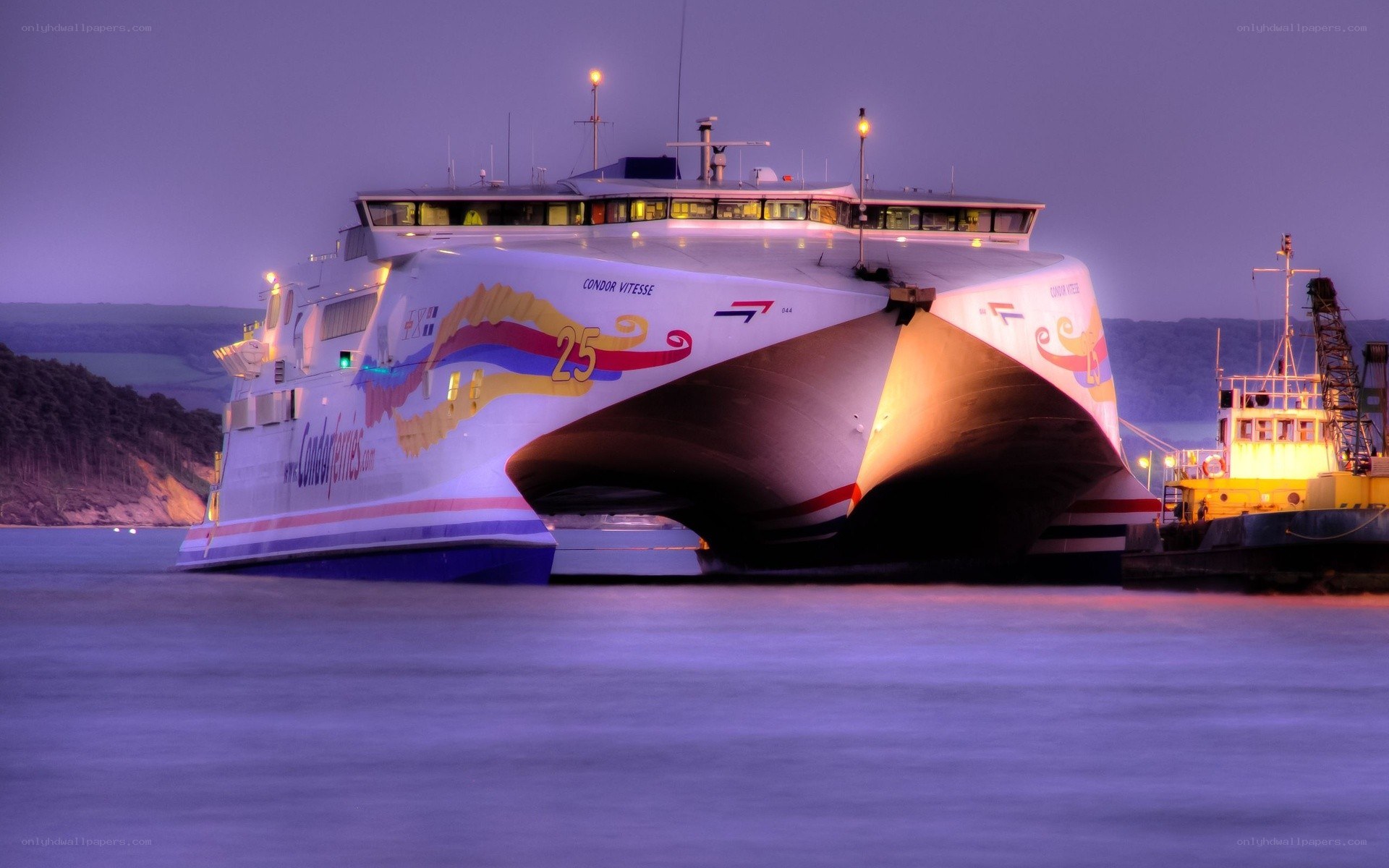 Condor Vitesse ferry at dusk