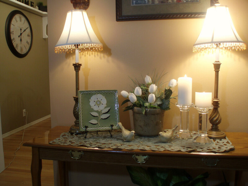 Console Table with Lamps