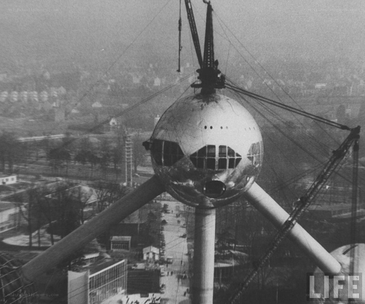 Construction of the Brussels Atomium