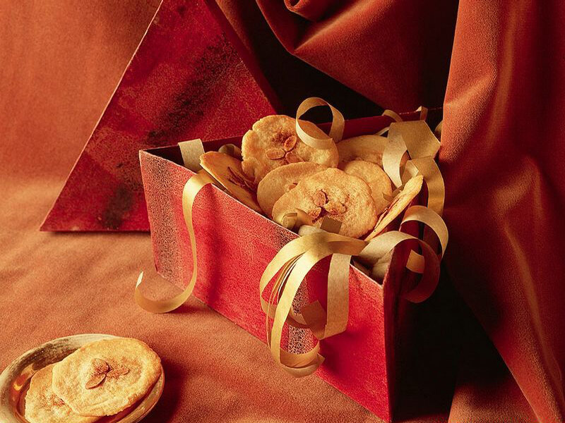 Cookies in a Gift Box — Red