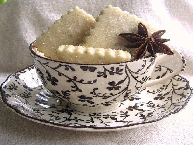 Cookies in a Teacup — White