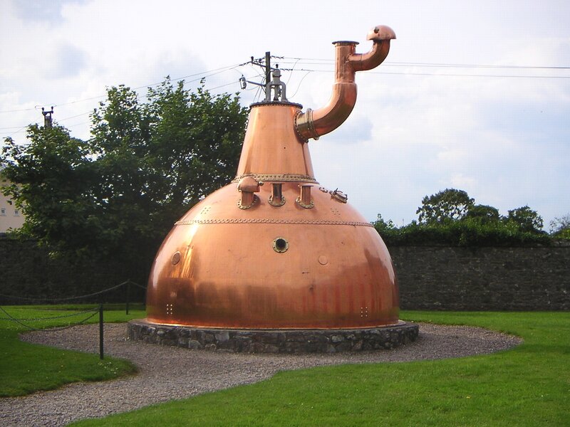 Copper distillation vessel