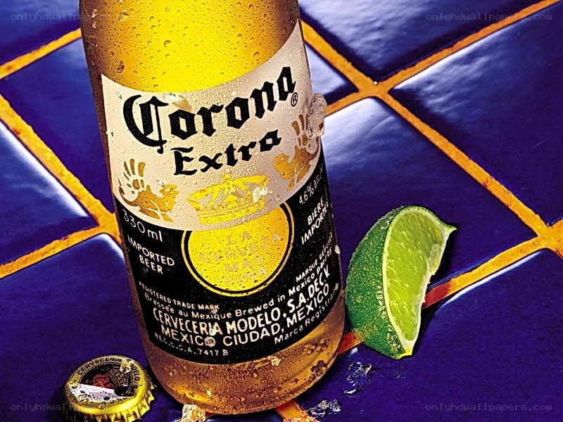 Corona Extra bottle with lime