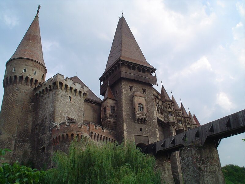 Corvin Castle — Brown, Dramatic