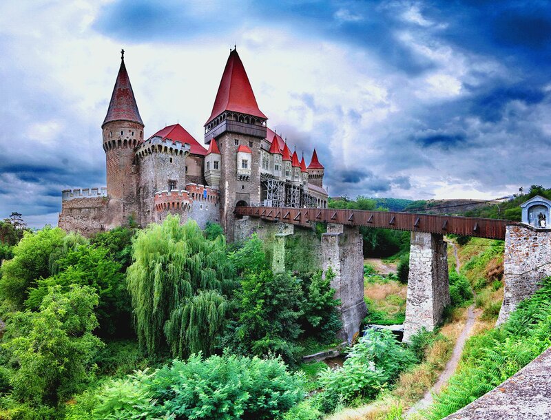 Corvin Castle — Green, Dramatic