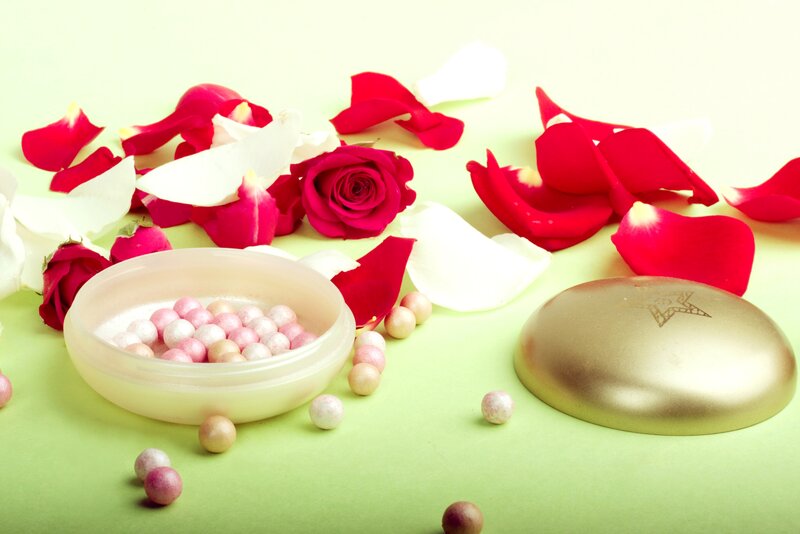 Cosmetic Powder with Rose Petals