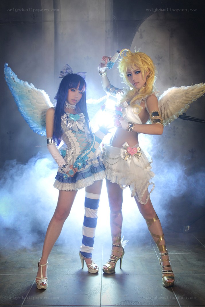 cosplay angels with wings