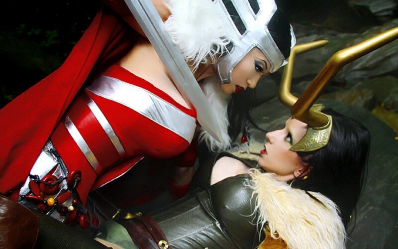cosplay of valkyrie and loki