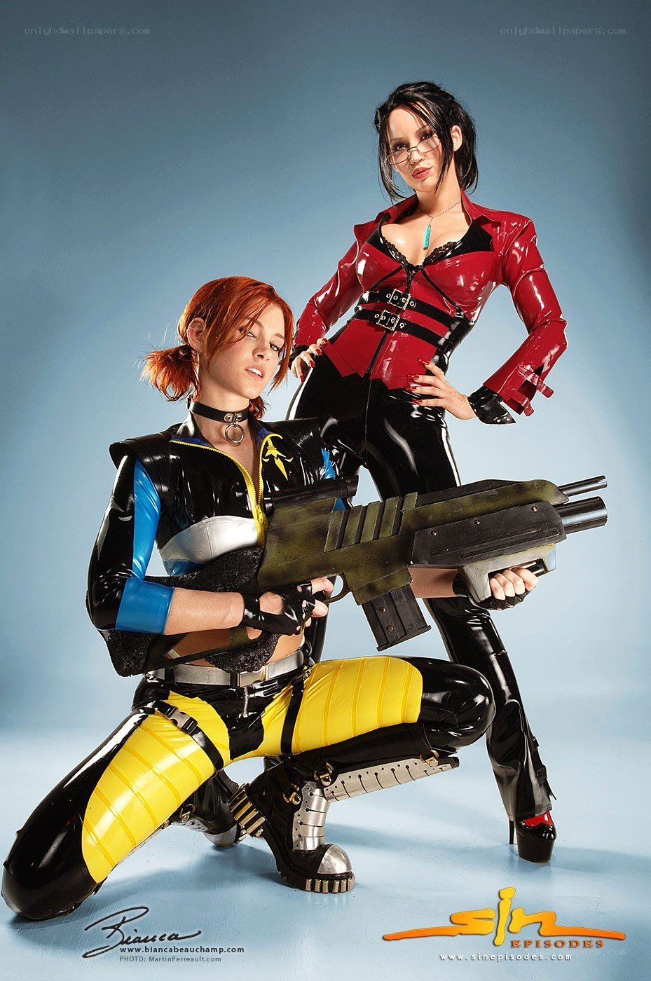 cosplay with futuristic weapons