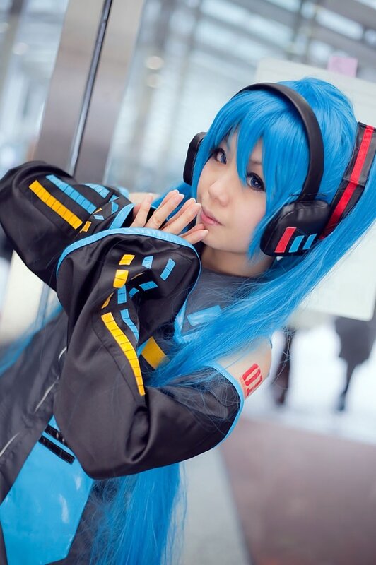 cosplayer as blue-haired character