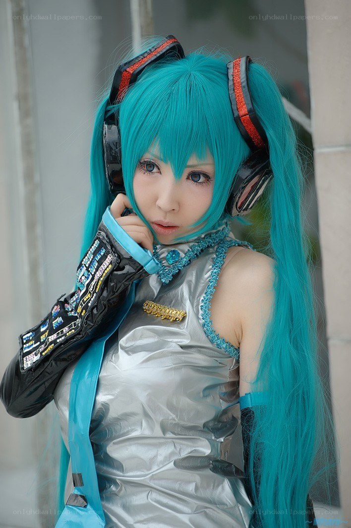 cosplayer as Hatsune Miku