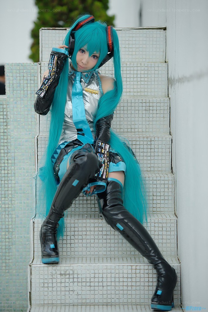 cosplayer as Hatsune Miku