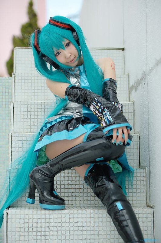 cosplayer as Hatsune Miku