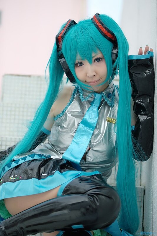 cosplayer as Hatsune Miku