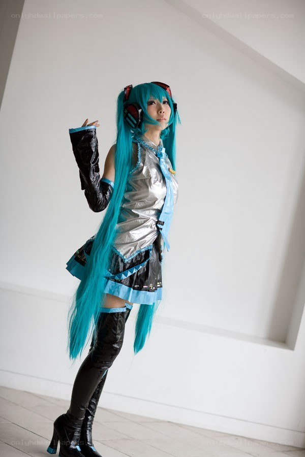 cosplayer as Hatsune Miku