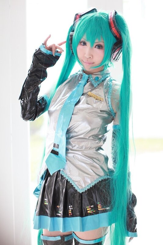 cosplayer as Hatsune Miku