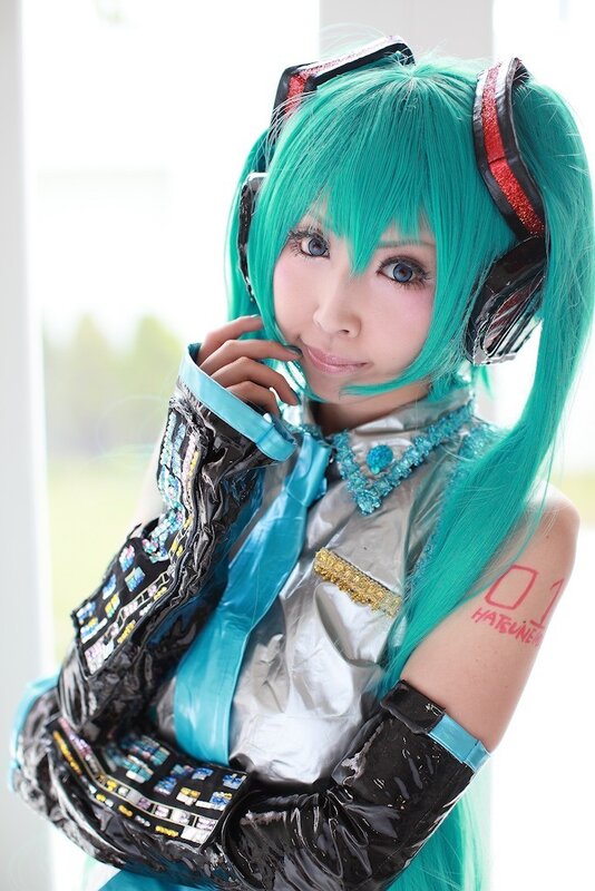 cosplayer as Hatsune Miku