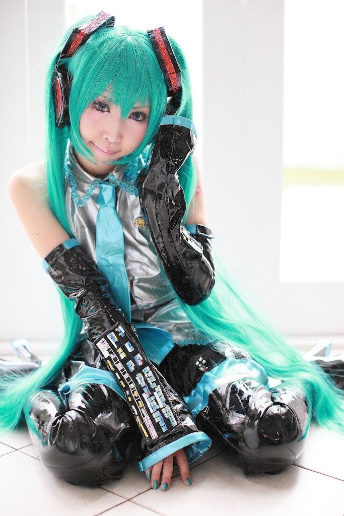 cosplayer as Hatsune Miku