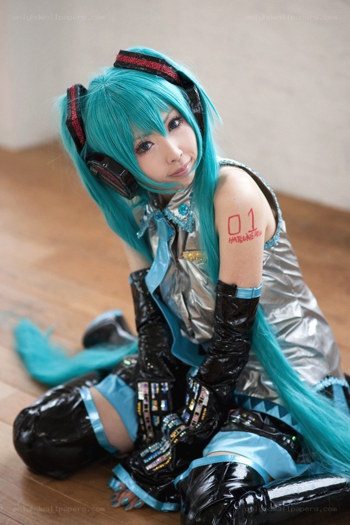 cosplayer as Hatsune Miku