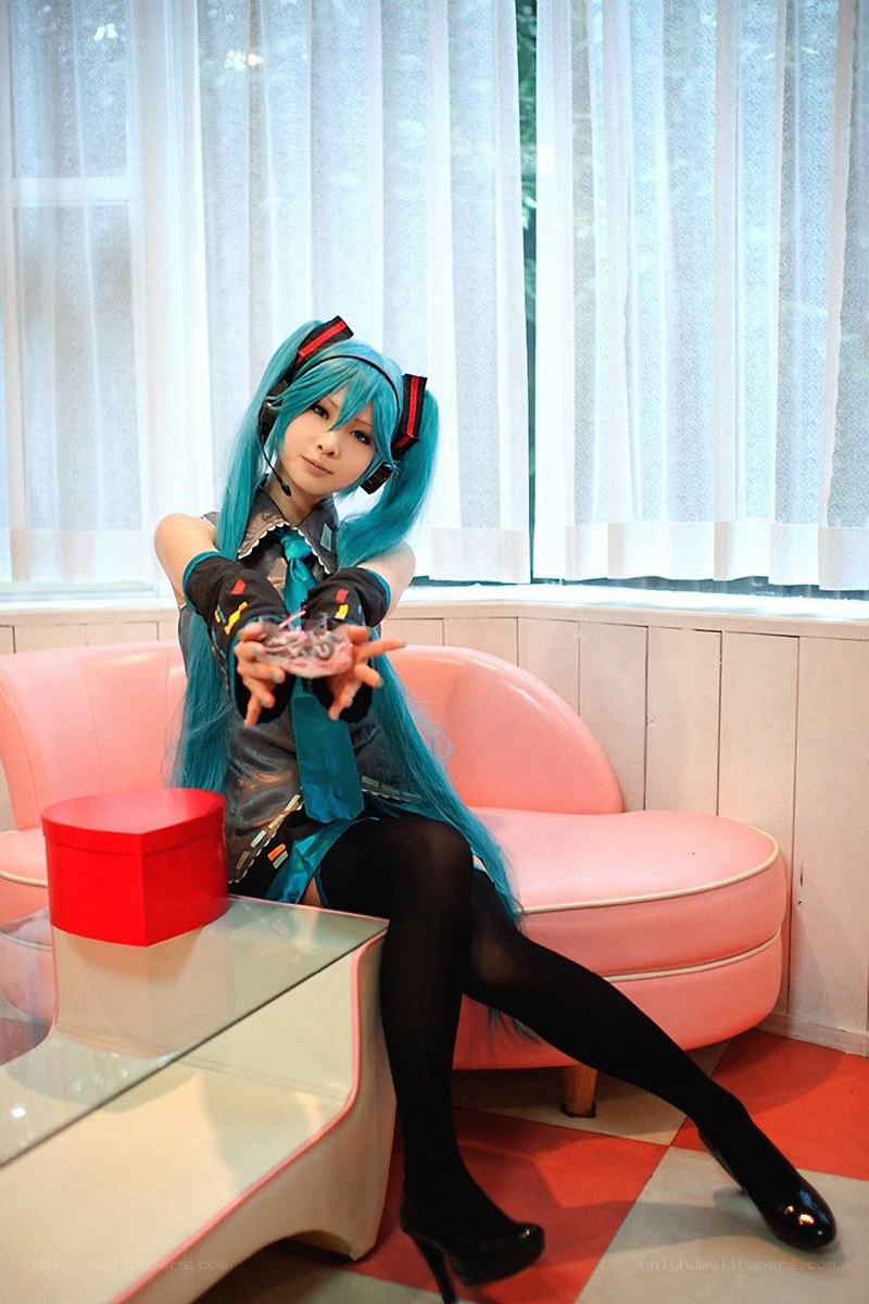 cosplayer as Hatsune Miku