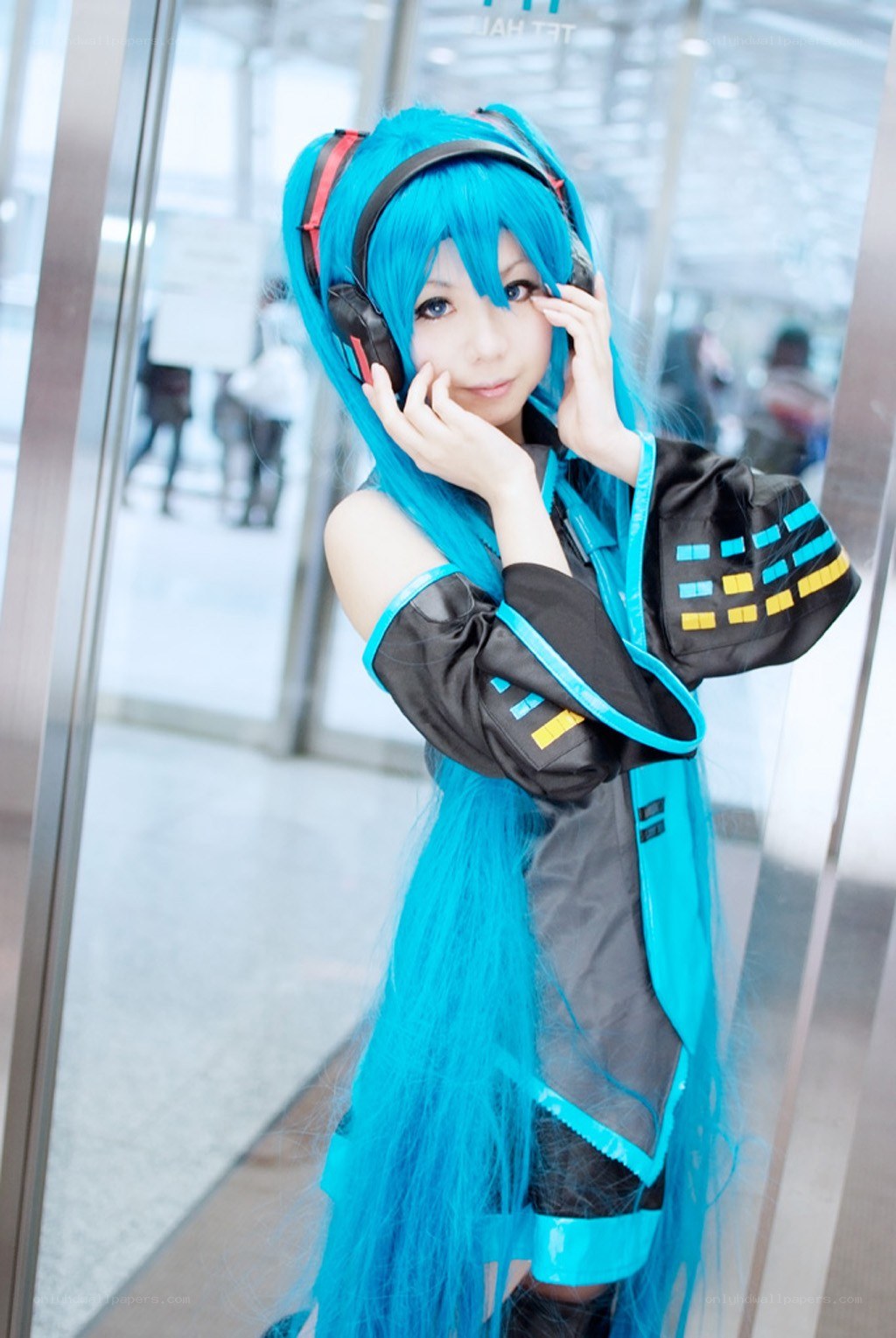 cosplayer as Hatsune Miku