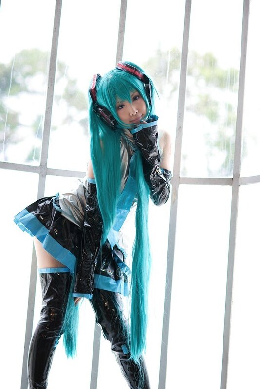 cosplayer as Hatsune Miku