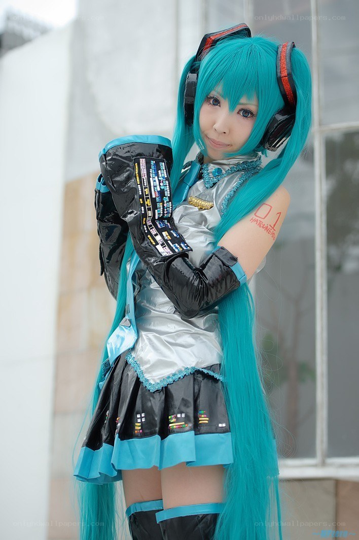 cosplayer as Hatsune Miku