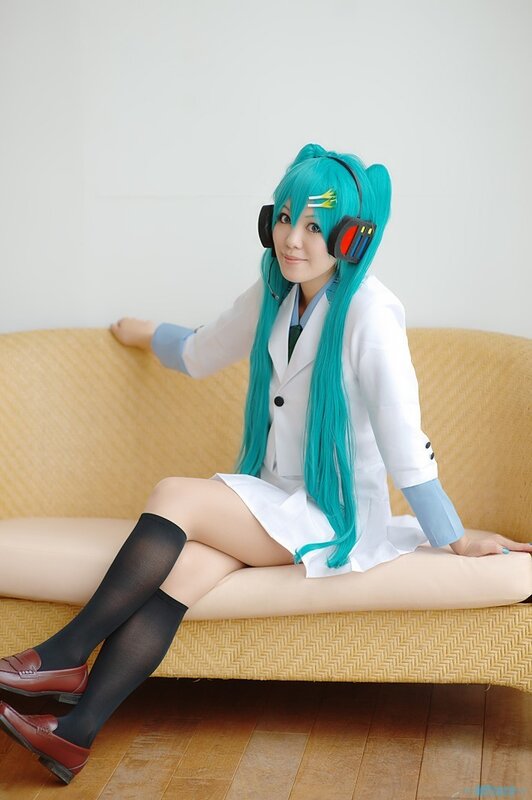 cosplayer as vocaloid character