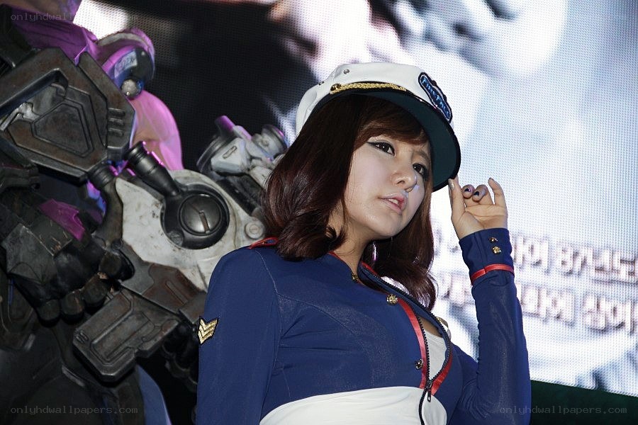cosplayer at gaming event