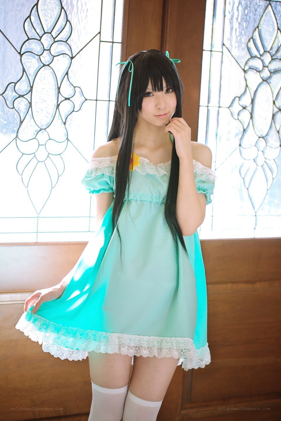 cosplayer in a mint dress