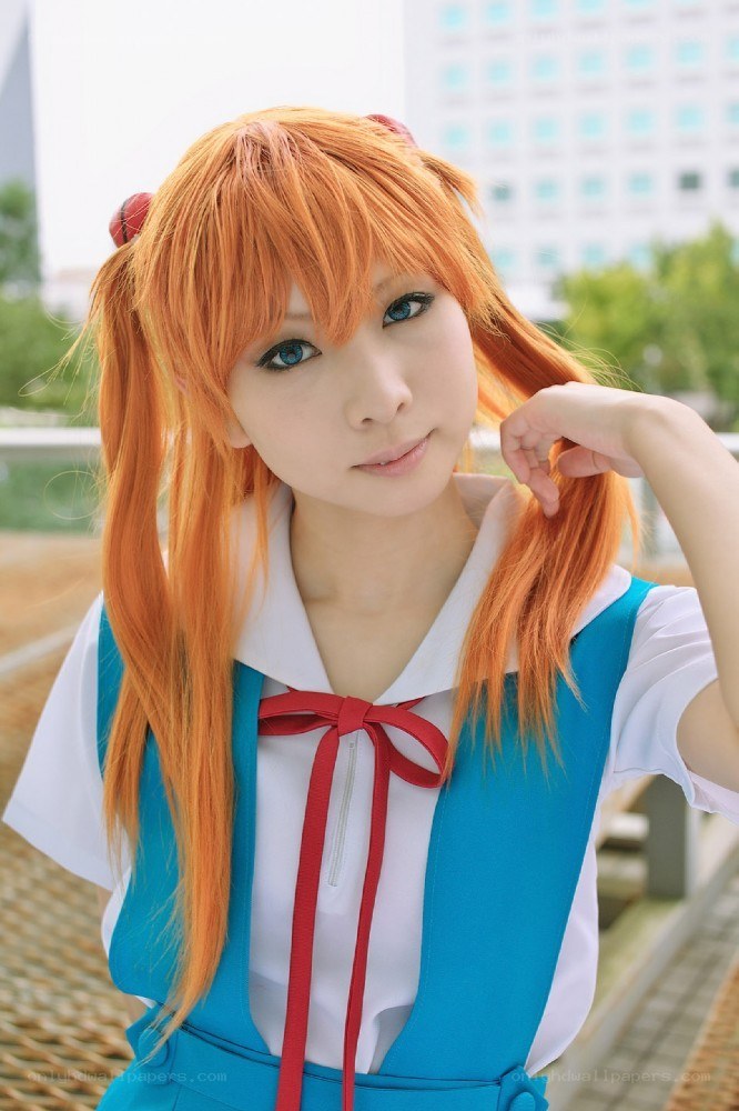cosplayer in anime costume