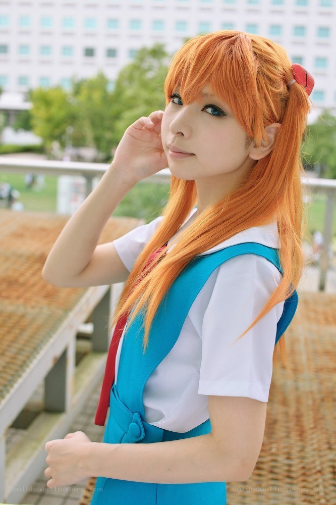 cosplayer in anime costume