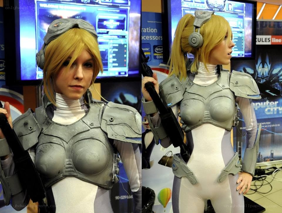 cosplayer in armor costume
