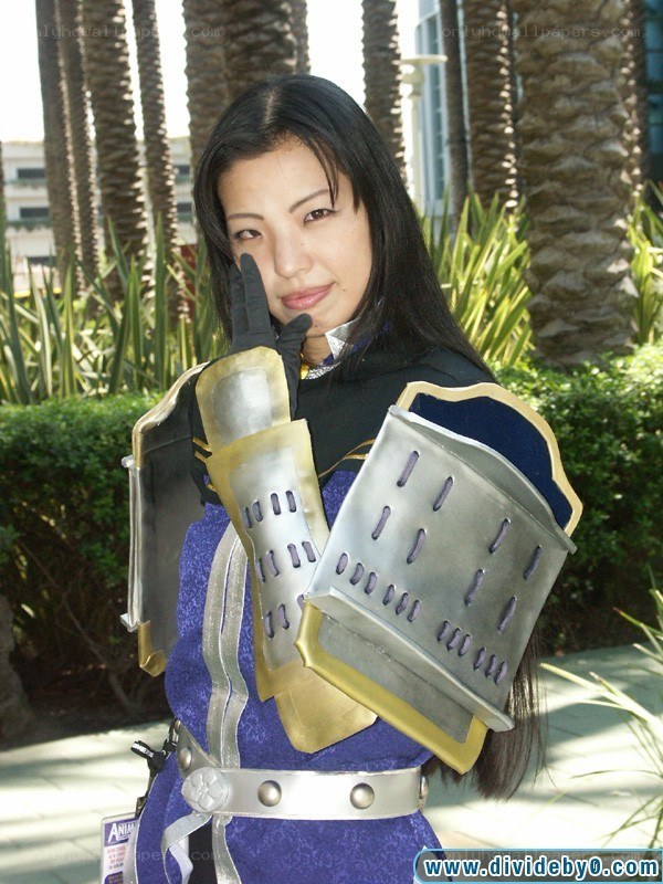 cosplayer in armor costume