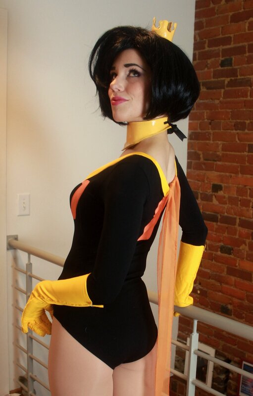 cosplayer in black and yellow costume