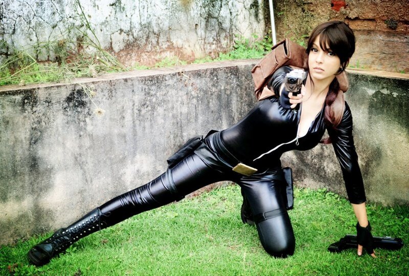 cosplayer in black leather outfit