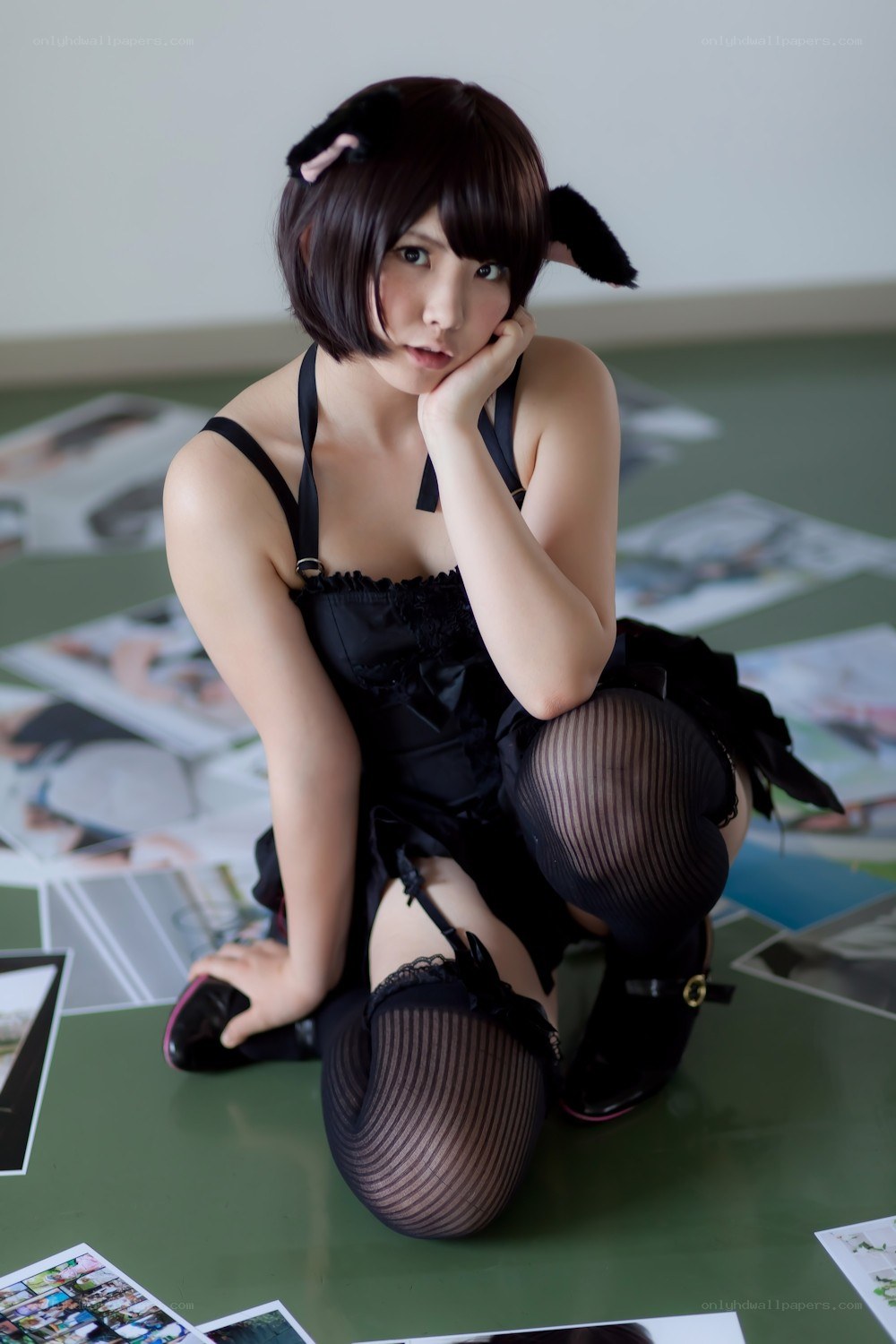 cosplayer in black outfit