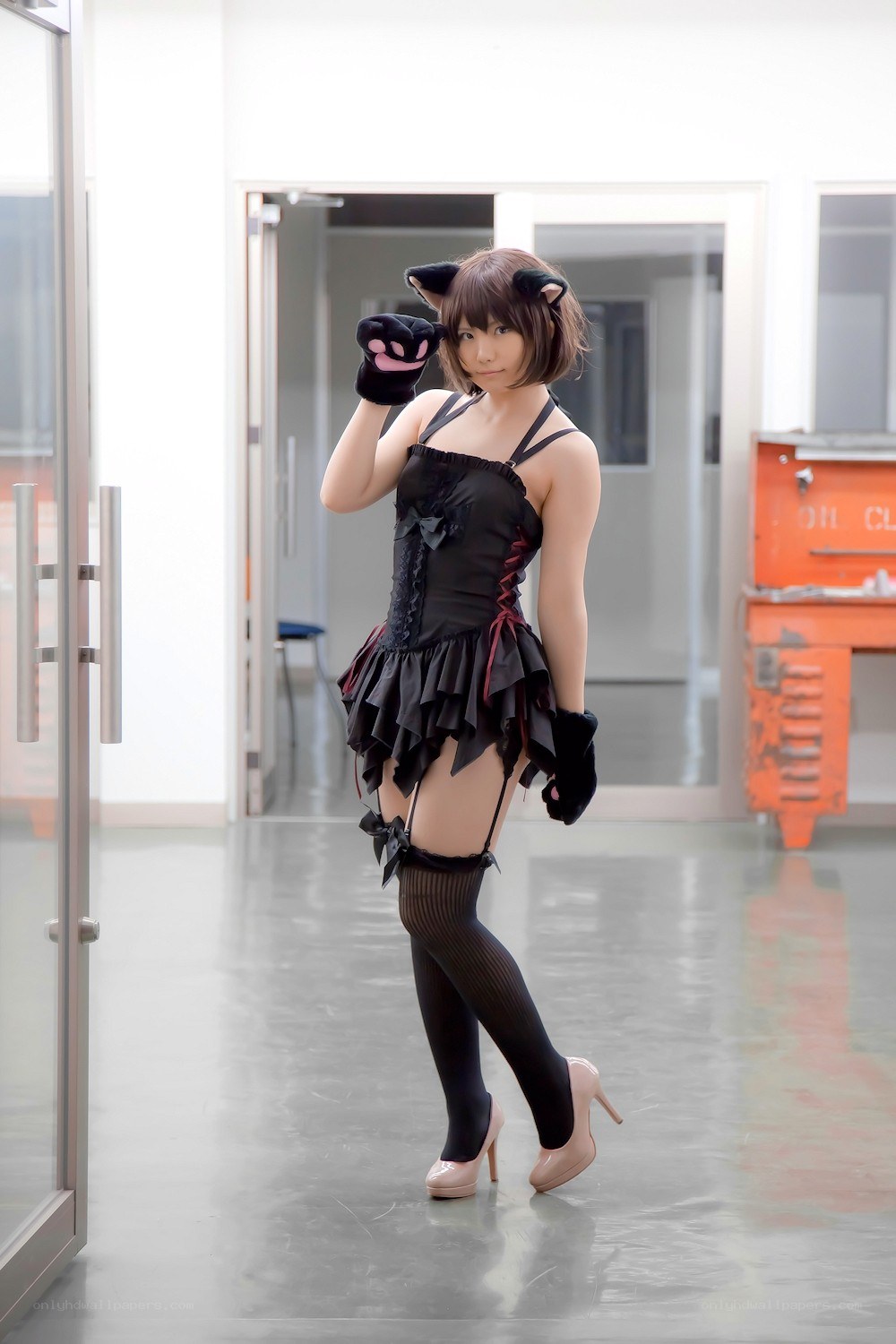 cosplayer in black outfit