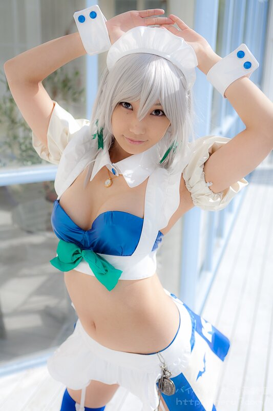 cosplayer in blue and white outfit